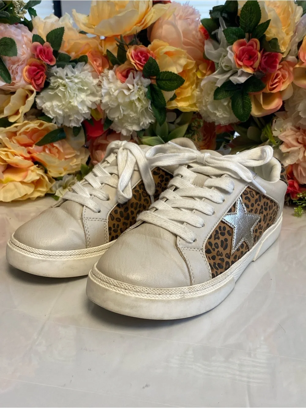 art class™ Leopard Star Court Sneakers White Girls Size 5